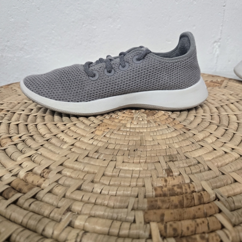 Allbirds Wool Runners Gray Sneakers 8 - Picture 4 of 8